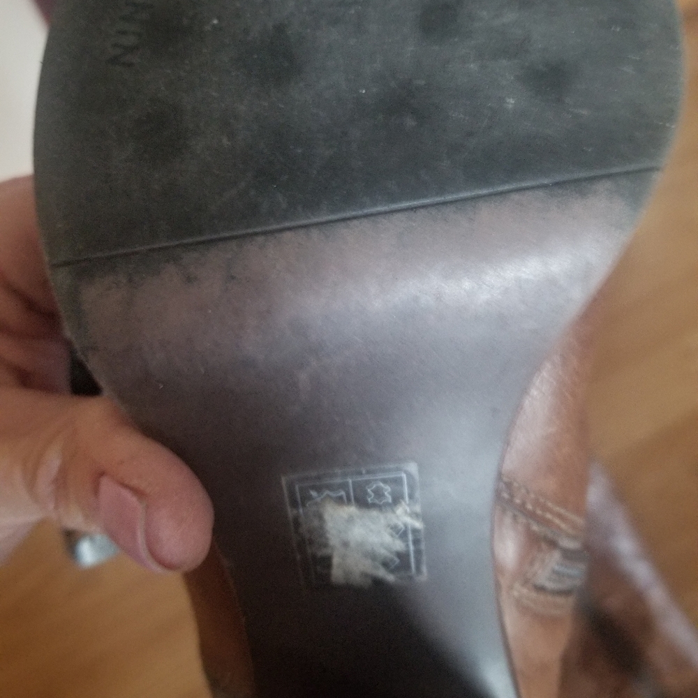 Heeled Boot - Picture 7 of 8